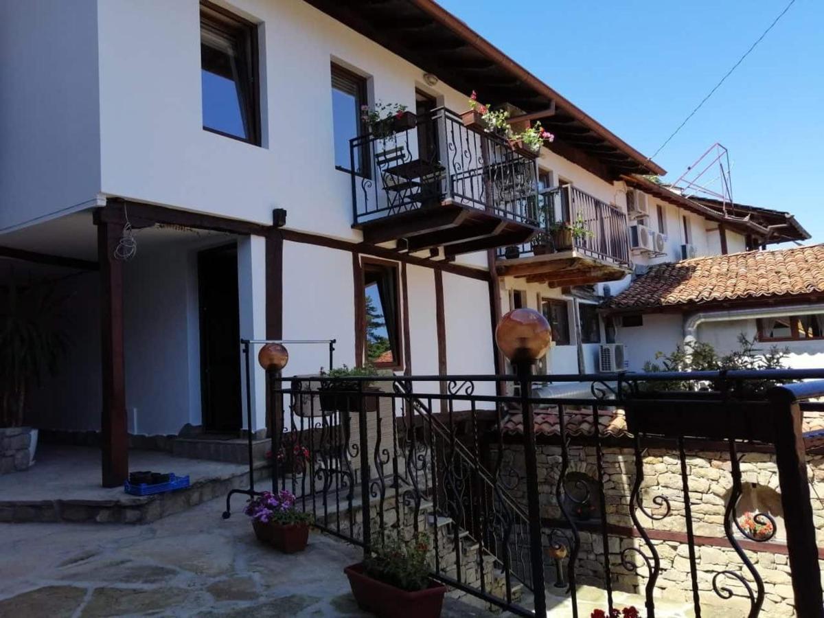 Стаи За Гости Елеганс Elena Exterior photo